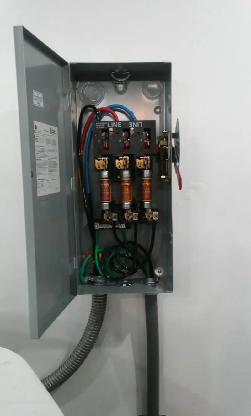 Three-phase disconnect switch installed for Electrical Wiring & Rewiring in Rosemead